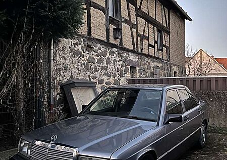 Mercedes-Benz 190 E 1.8