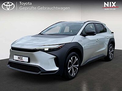 Toyota bZ4X FWD KAMERA SHZ AHK