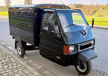 Piaggio Ape TM 703 | 2.700 km | Sammlerzustand | HU 04/28 | Garage