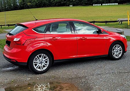 Ford Focus 1.0 Ecoboost, Titanium, Motor neu,TÜV neu