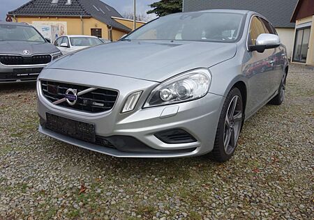 Volvo V60 R-Design AWD / Standheizung / Schiebedach