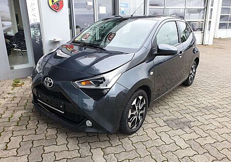 Toyota Aygo x-play Team D