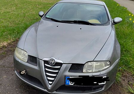 Alfa Romeo GT 2.0 JTS Distinctive