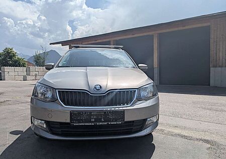 Skoda Fabia Combi 1.2 TSI Ambition mit AHK und Dachträger
