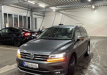 VW Tiguan Allspace Volkswagen Highline 4Motion