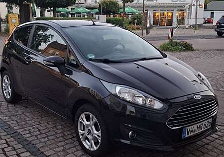 Ford Fiesta Champions Edition - nur 72 000km -neuer Zahnriemen
