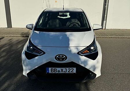 Toyota Aygo x-shift x-play