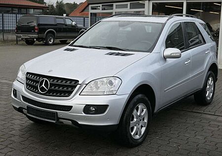 Mercedes-Benz ML 350 Navi/Tempomat/Schiebedach/Leder/PDC