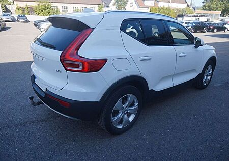 Volvo XC 40 XC40 Moment*AUT*AHK*NAV*SHZ*ACC*LEDER*LED*KAMERA