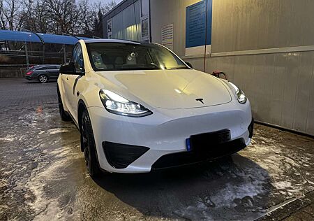 Tesla Model Y Hinterradantrieb RWD