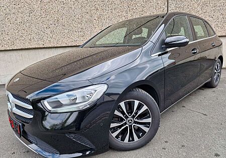 Mercedes-Benz B 180 d 8G-DCT Style/1HD/DIG.SCREEN/LEDER/AHK/MF