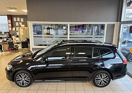 VW Golf Volkswagen VII Var. Allstar Pano Autom Allwetter PDC