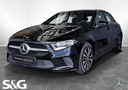 Mercedes-Benz A 180 CARPLAY+NAVIGATION+SPURHALTE+PDC+16 ZOLL