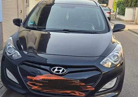 Hyundai i30 i30cw 1.6 CRDi Trend