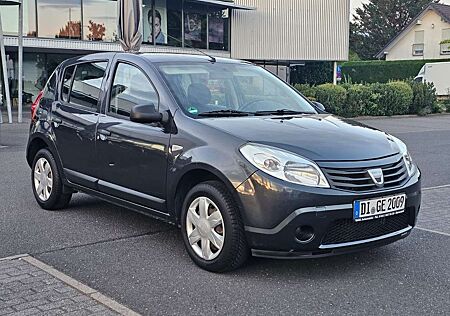 Dacia Sandero 1.2 16V. Klimaanlage.