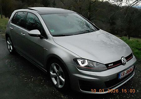 VW Golf GTI Volkswagen 2.0 PERFORMANCE