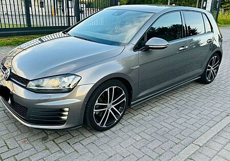 VW Golf GTI Volkswagen Golf GTD BlueMotion Technology DSG