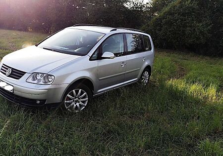 VW Touran Volkswagen 1.6 FSI Trendline