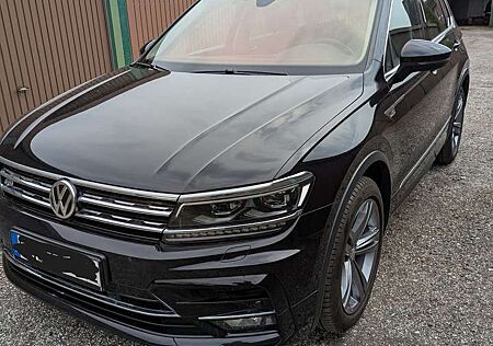 VW Tiguan Volkswagen 2.0 TDI 4Motion HighLine R-Line DSG Pano AHK