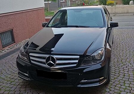 Mercedes-Benz C 220 CDI DPF BlueEFFICIENCY 7G-TRONIC Avantgarde