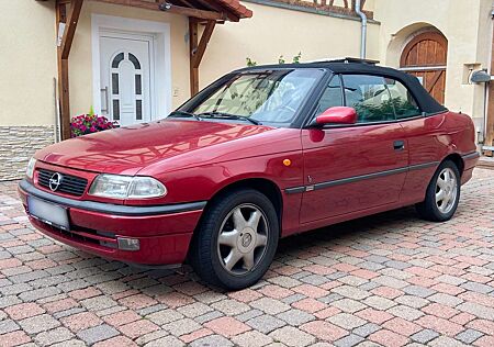 Opel Astra Cabrio 1.6i Bertone Edition