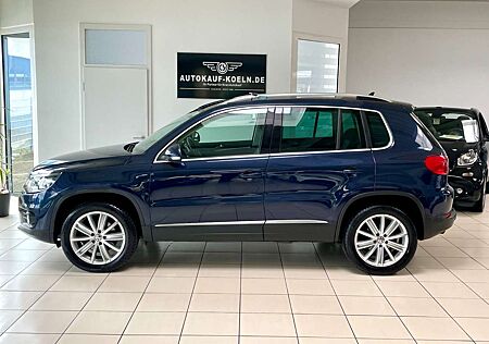 VW Tiguan Volkswagen 2,0 Sport & Style 4Motion/Automatik/Navi