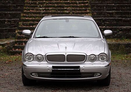 Jaguar XJR Top gepflegter mit 2 Jahre Garantie