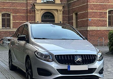 Mercedes-Benz B 180 / 2015 / AUTOMATIK / RÜCKFAHRKAMERA…!!!