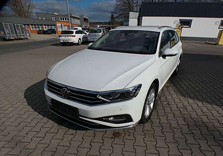 Volkswagen Passat Variant Elegance 2.0TDI DSG Navi AHK ACC