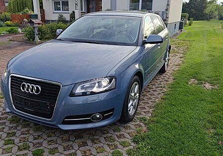 Audi A3 1.4T StronicAUTOMATIK+SCHECKHEFT+XENON+SH+TÜV+ALLW