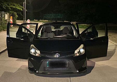 Toyota Yaris Hybrid Life