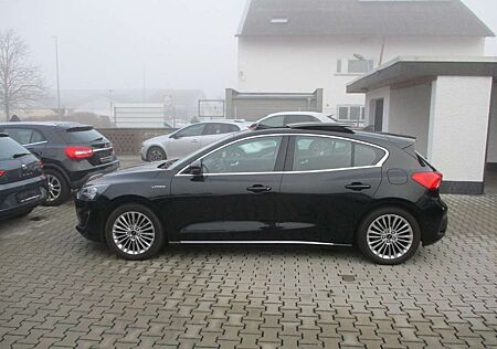 Ford Focus 1,5 Vignale NAVI LEDER KAMERA PANORAM HEAD