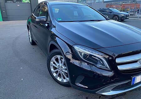 Mercedes-Benz GLA 180 (156.942)
