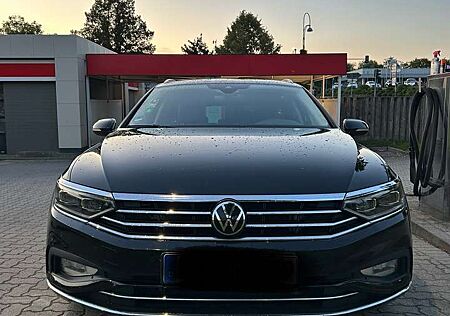 VW Passat Volkswagen 2.0 TDI SCR DSG 4Motion Elegance