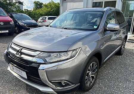Mitsubishi Outlander 4WD 2.2 DI-D LED|360°|AHK|RFK|18"|SHZ