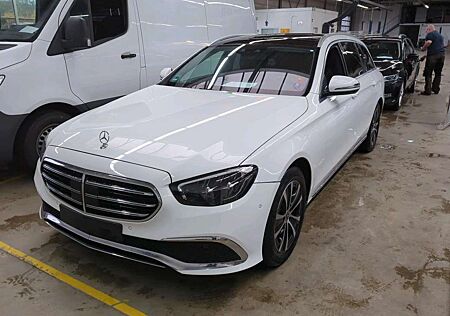 Mercedes-Benz E 300 4Matic KAM*PANO*MBUX*DISTRONIC*LUFT