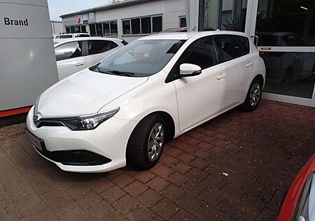 Toyota Auris Cool