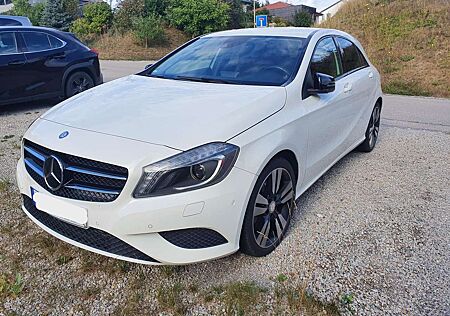 Mercedes-Benz A 180 (BlueEFFICIENCY) Urban