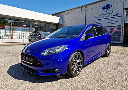 Ford Focus Turnier ST 184 kW (250 PS), Schalt. 6-Gang
