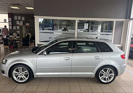 Audi A3 2.0 TDI Sportback 1.HD Sline Leder Navi Xenon