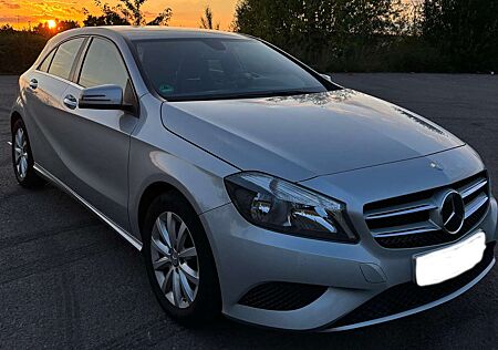 Mercedes-Benz A 180 (BlueEFFICIENCY) Style