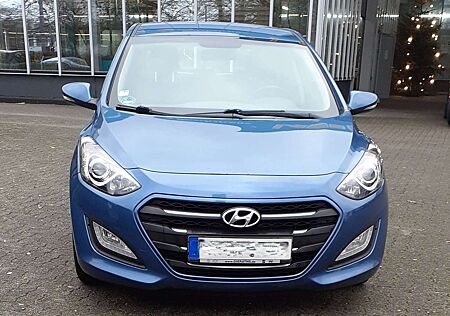 Hyundai i30 blue 1.4 Classic Navigation