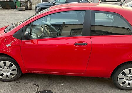 Toyota Yaris 3-Türer 1.0 inkl. Winter+Sommereifen