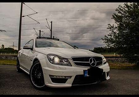 Mercedes-Benz C 63 AMG Coupe SPEEDSHIFT MCT