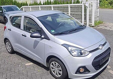 Hyundai i10 1.0 /TÜV Neu/voll Scheckheft/1. Hand