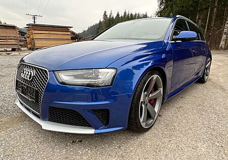 Audi RS4 Avant S tronic