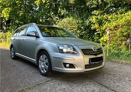 Toyota Avensis 2.2 D-CAT Executive