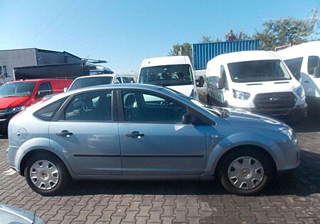 Ford Focus Lim. Trend 1.4