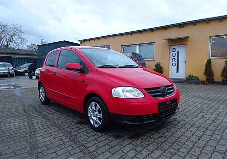 VW Fox Volkswagen 1,2i Euro4 Tüv neu !!! Alu Klima Tiefer