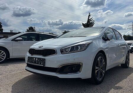 Kia Cee'd Ceed / Ceed PLATINUM,Pano,Kamera,Navi,S-heft gepfl.